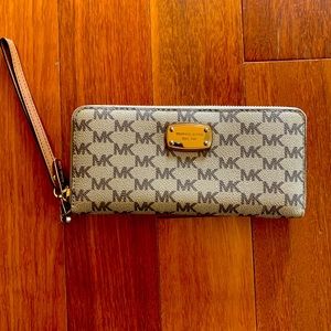 Michael Kors  wallet